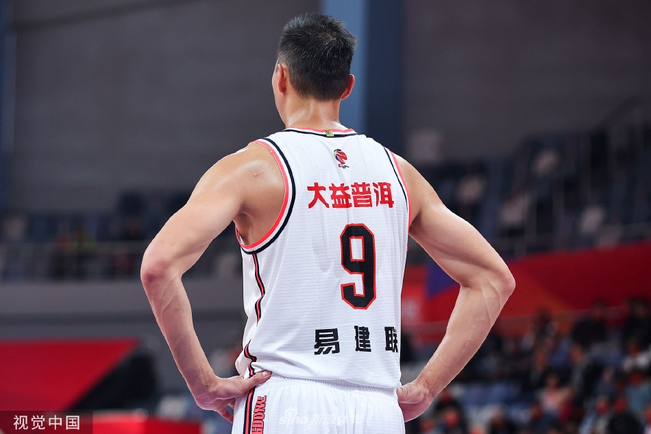 不可思议两个球球抖动视频抓球球瞬间让人惊叹不已(图2)