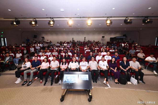 阿迪达斯全球CEO古尔登一行到访上海交通大学(图4)