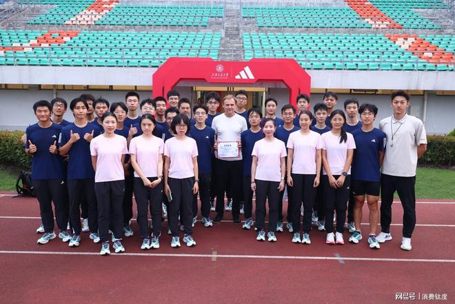 阿迪达斯全球CEO古尔登一行到访上海交通大学(图6)