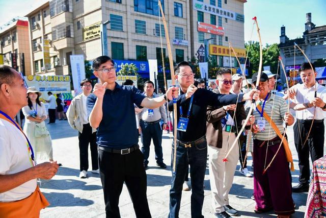 六国外交官齐聚云南德宏 绘就区域友好新图景(图3)