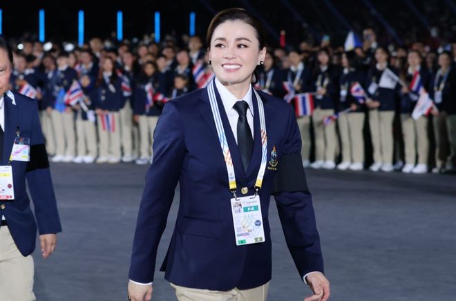 47岁苏提达又美又飒！出席东南亚运动会开幕式能文能武艳压欧拉弄(图7)