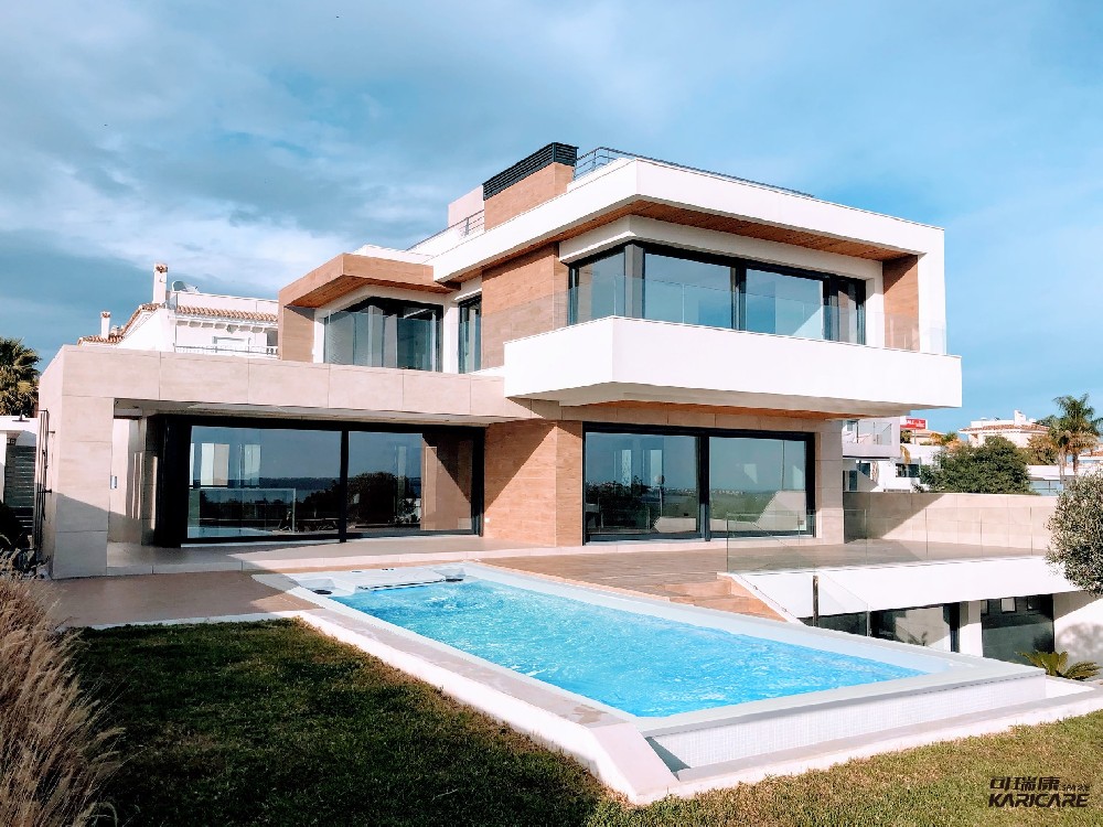 想在院子做一个泳池推荐可瑞康泳池(图1)