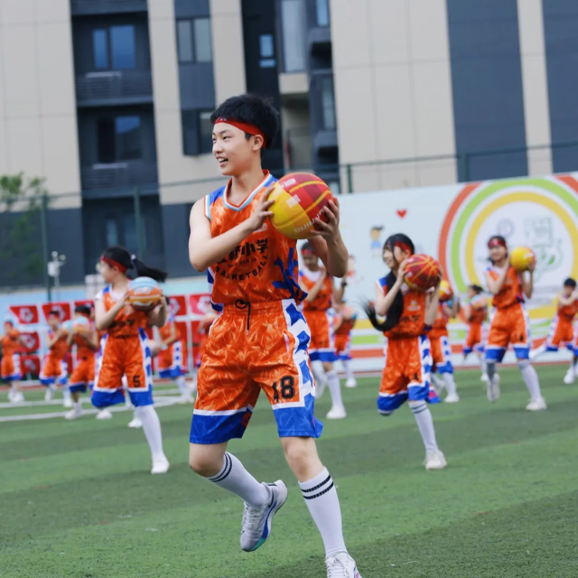 长沙高新区虹桥小学：“五全体育”让学生体质强健起来(图1)